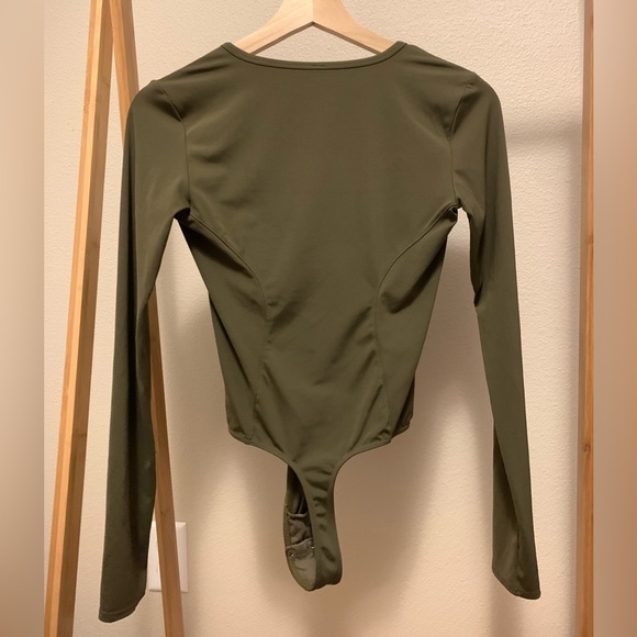 Intimately Free People Sexy Long Sleeve Deep V-Neck Body Suit XS Olive Green - Picture 4 of 7